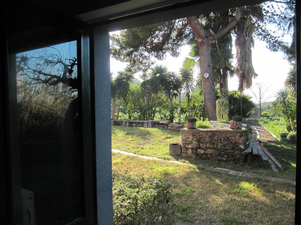 Terre Del Cardinale Country Suites Катания Стая снимка
