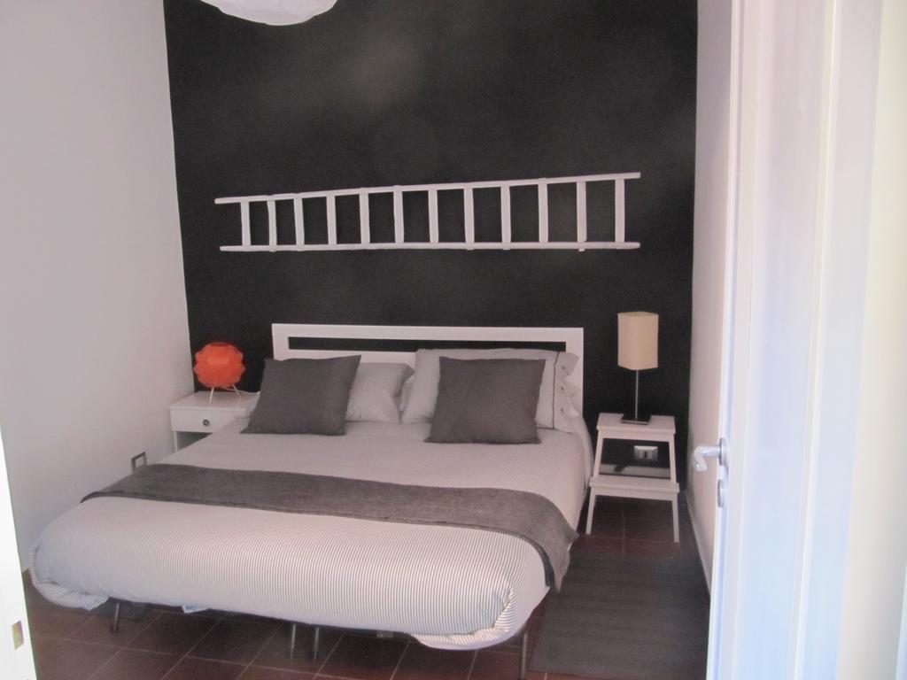 Terre Del Cardinale Country Suites Катания Стая снимка